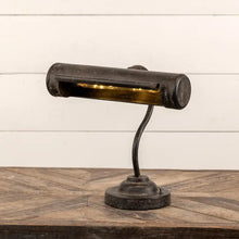 Load image into Gallery viewer, Black Finn Led Lamp