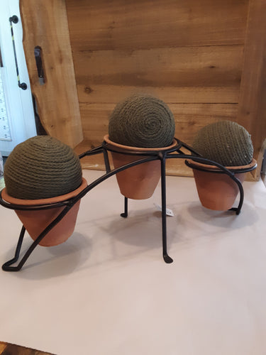 metal rack with 3 pots