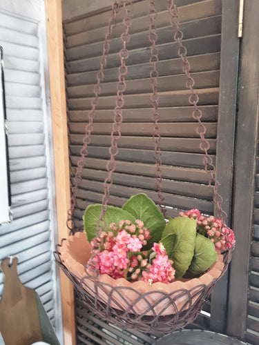 Terracotta tray with chain